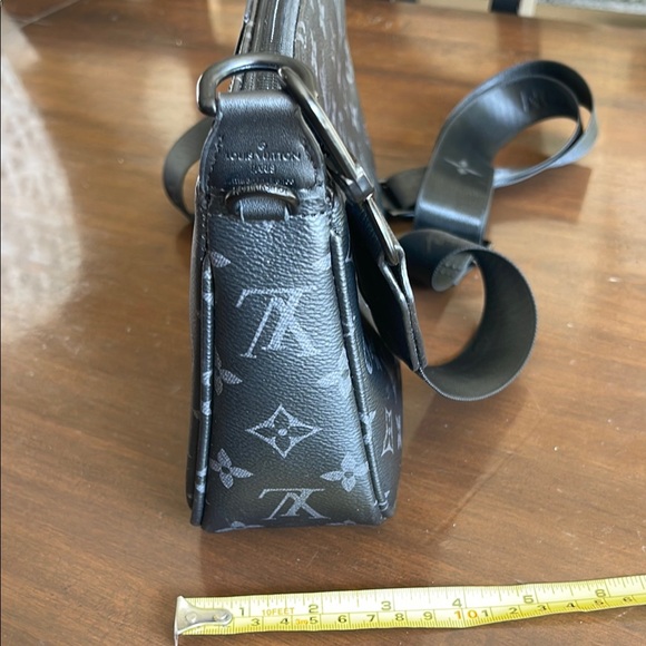 LOUIS VUITTON MONOGRAMMED ECLIPSE POCHETTE XL - Picture 9 of 14